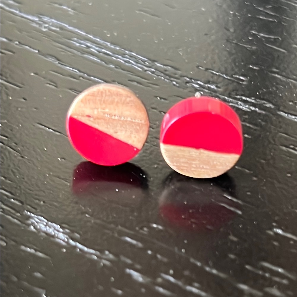 Red acrylic and wood Round Stud Earrings-NWT